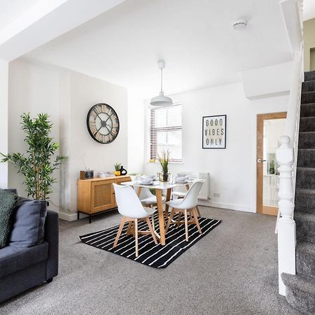 Levi Suite By Koya Homes - 3-Bedroom Home, Downtown Cardiff, Free Parking Exterior photo