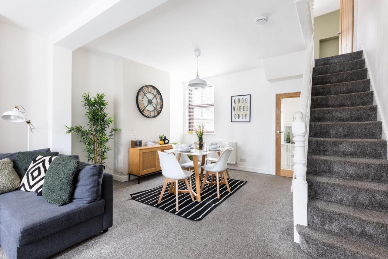 Levi Suite By Koya Homes - 3-Bedroom Home, Downtown Cardiff, Free Parking Exterior photo