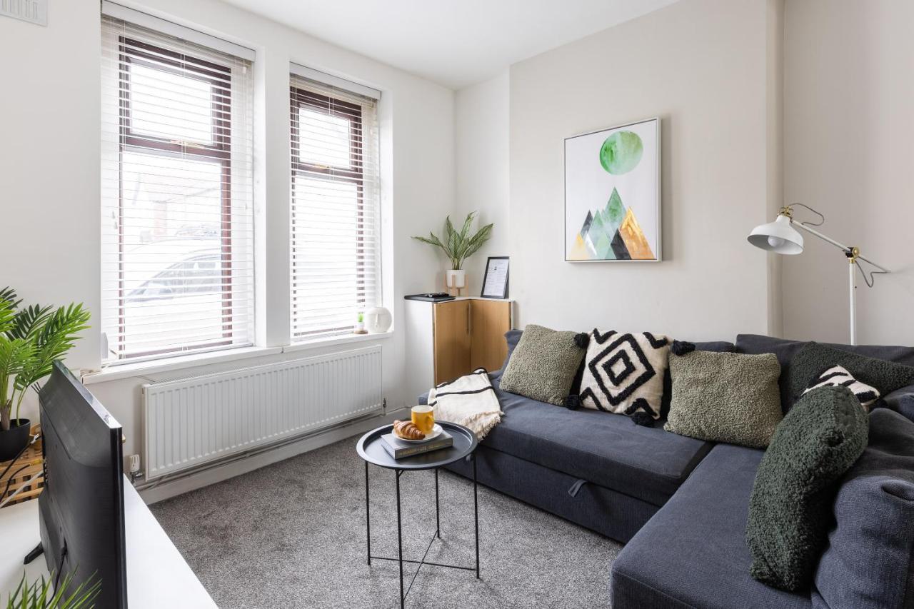 Levi Suite By Koya Homes - 3-Bedroom Home, Downtown Cardiff, Free Parking Exterior photo