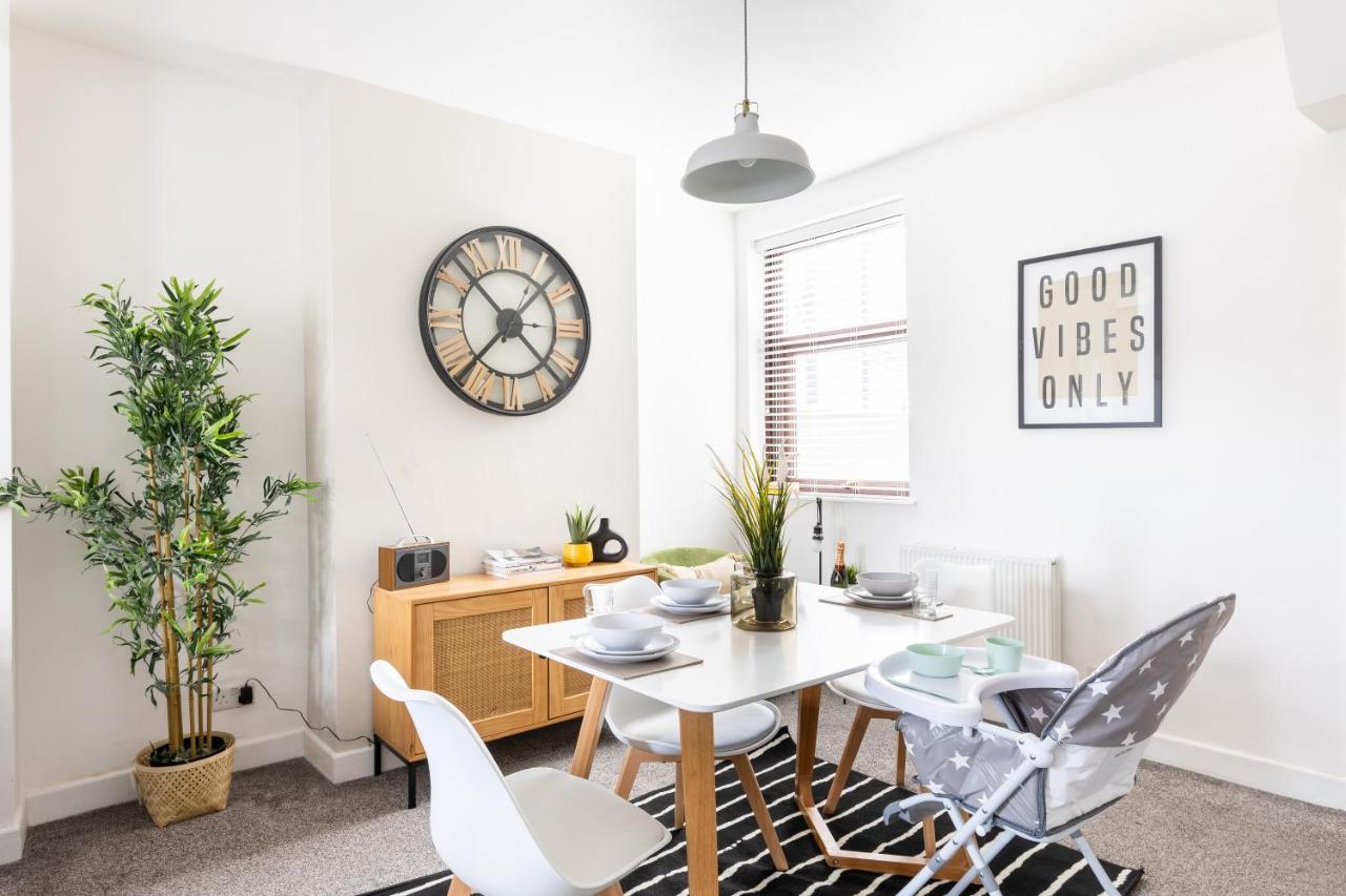 Levi Suite By Koya Homes - 3-Bedroom Home, Downtown Cardiff, Free Parking Exterior photo