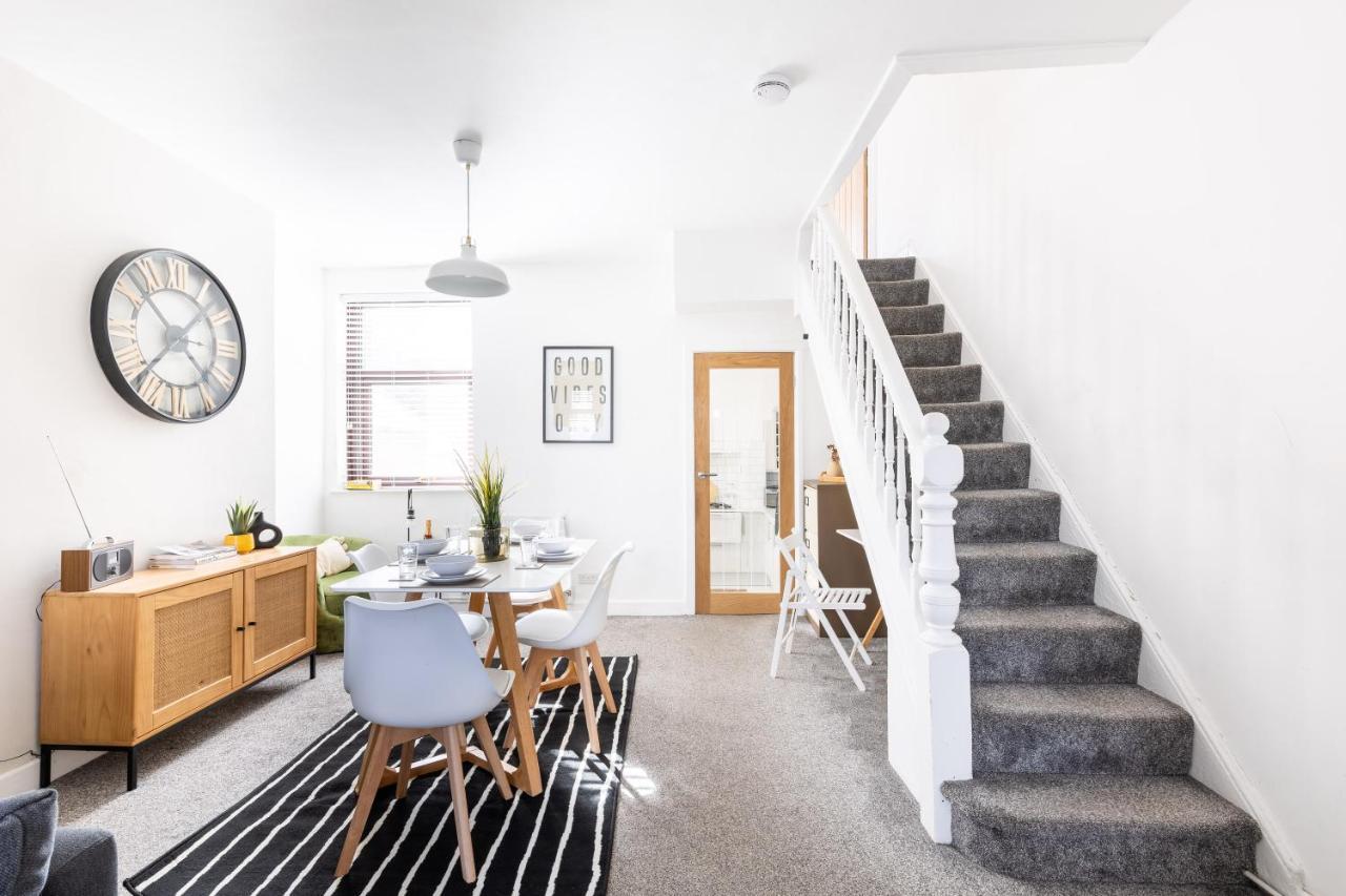 Levi Suite By Koya Homes - 3-Bedroom Home, Downtown Cardiff, Free Parking Exterior photo