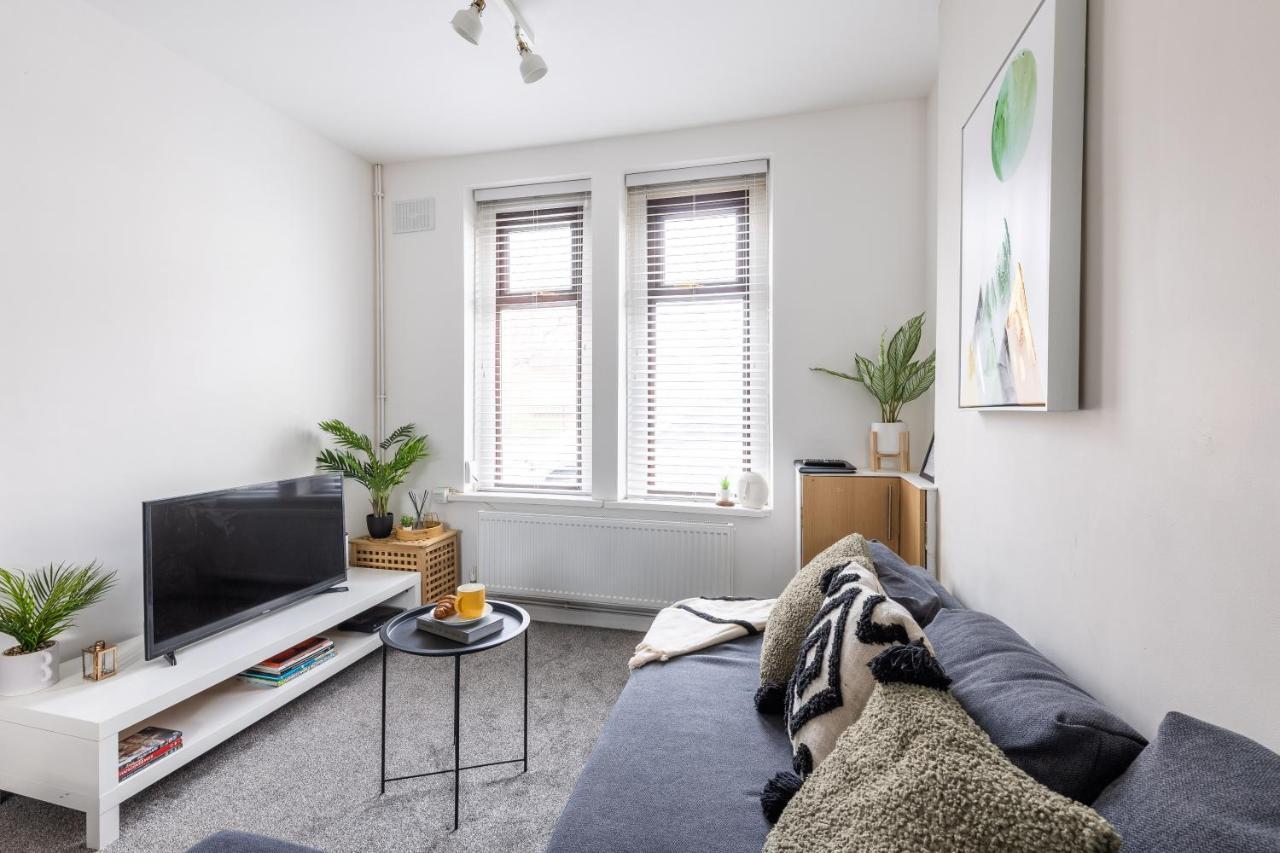 Levi Suite By Koya Homes - 3-Bedroom Home, Downtown Cardiff, Free Parking Exterior photo