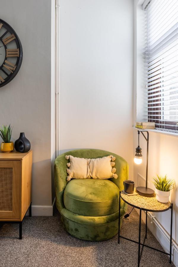 Levi Suite By Koya Homes - 3-Bedroom Home, Downtown Cardiff, Free Parking Exterior photo