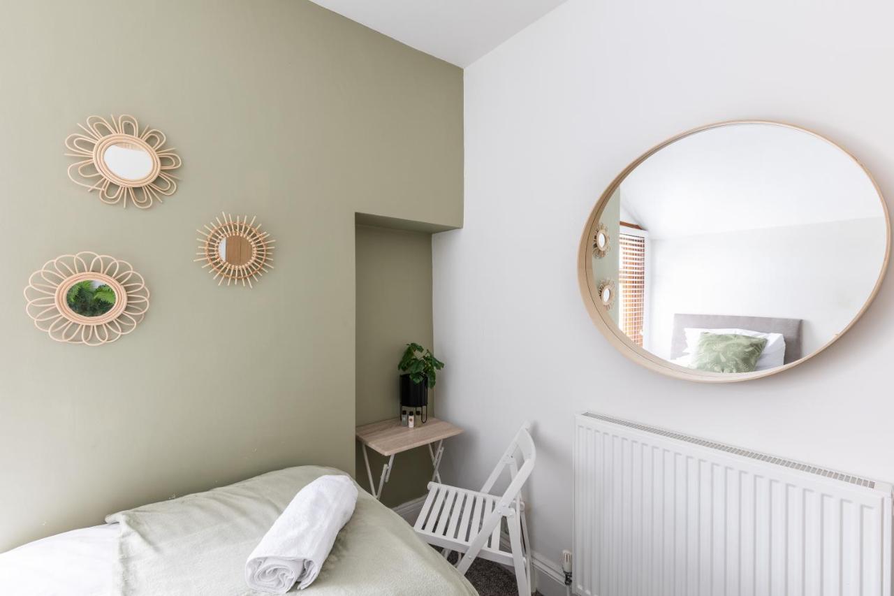 Levi Suite By Koya Homes - 3-Bedroom Home, Downtown Cardiff, Free Parking Exterior photo