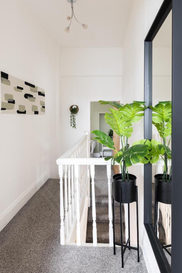 Levi Suite By Koya Homes - 3-Bedroom Home, Downtown Cardiff, Free Parking Exterior photo