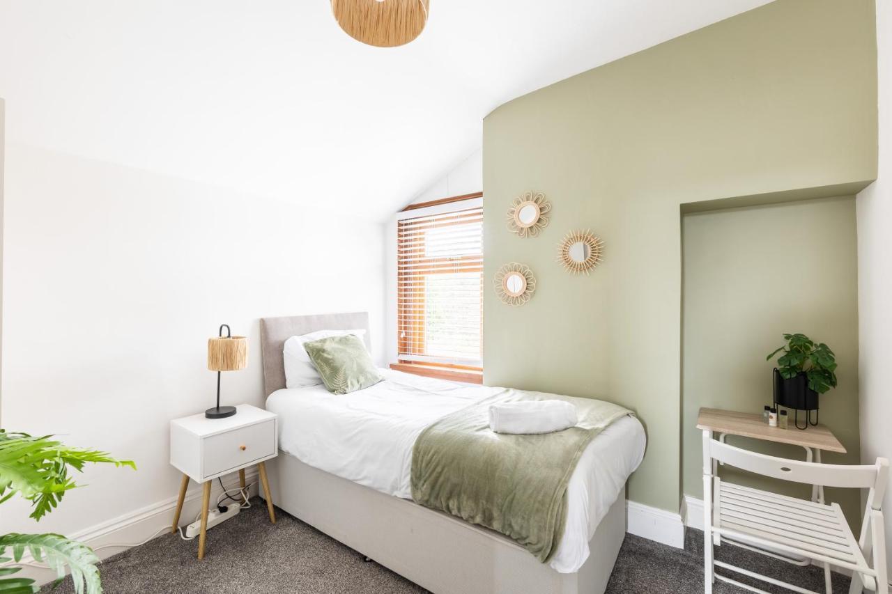 Levi Suite By Koya Homes - 3-Bedroom Home, Downtown Cardiff, Free Parking Exterior photo