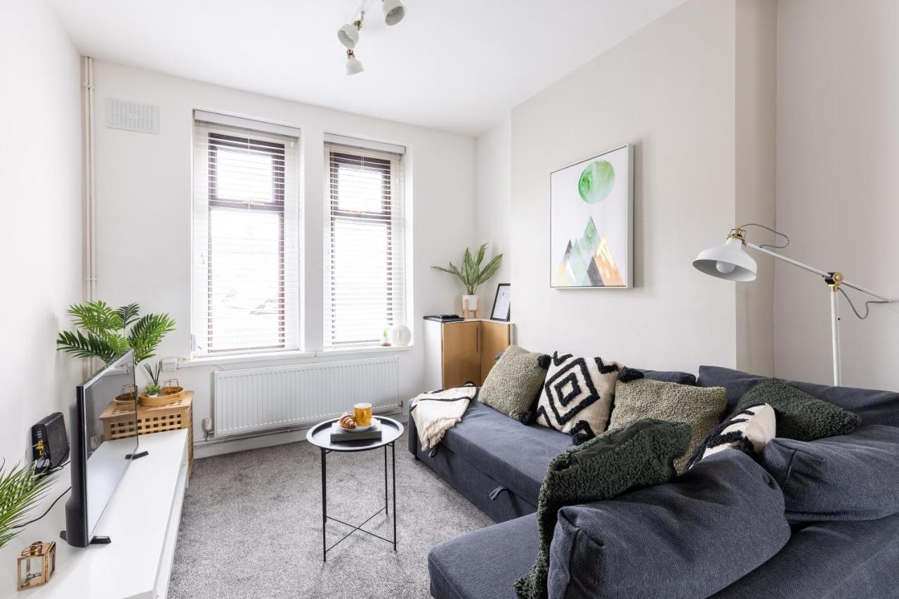 Levi Suite By Koya Homes - 3-Bedroom Home, Downtown Cardiff, Free Parking Exterior photo